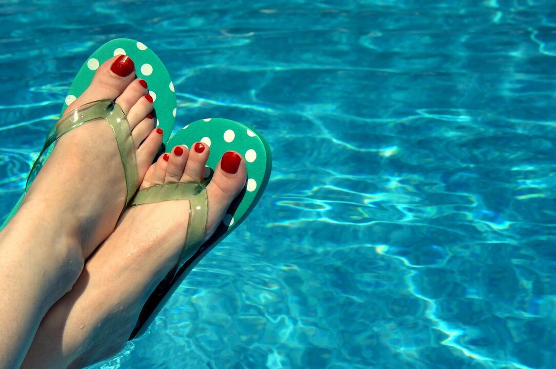 cipő viselése a medencében a gomba megelőzése érdekében